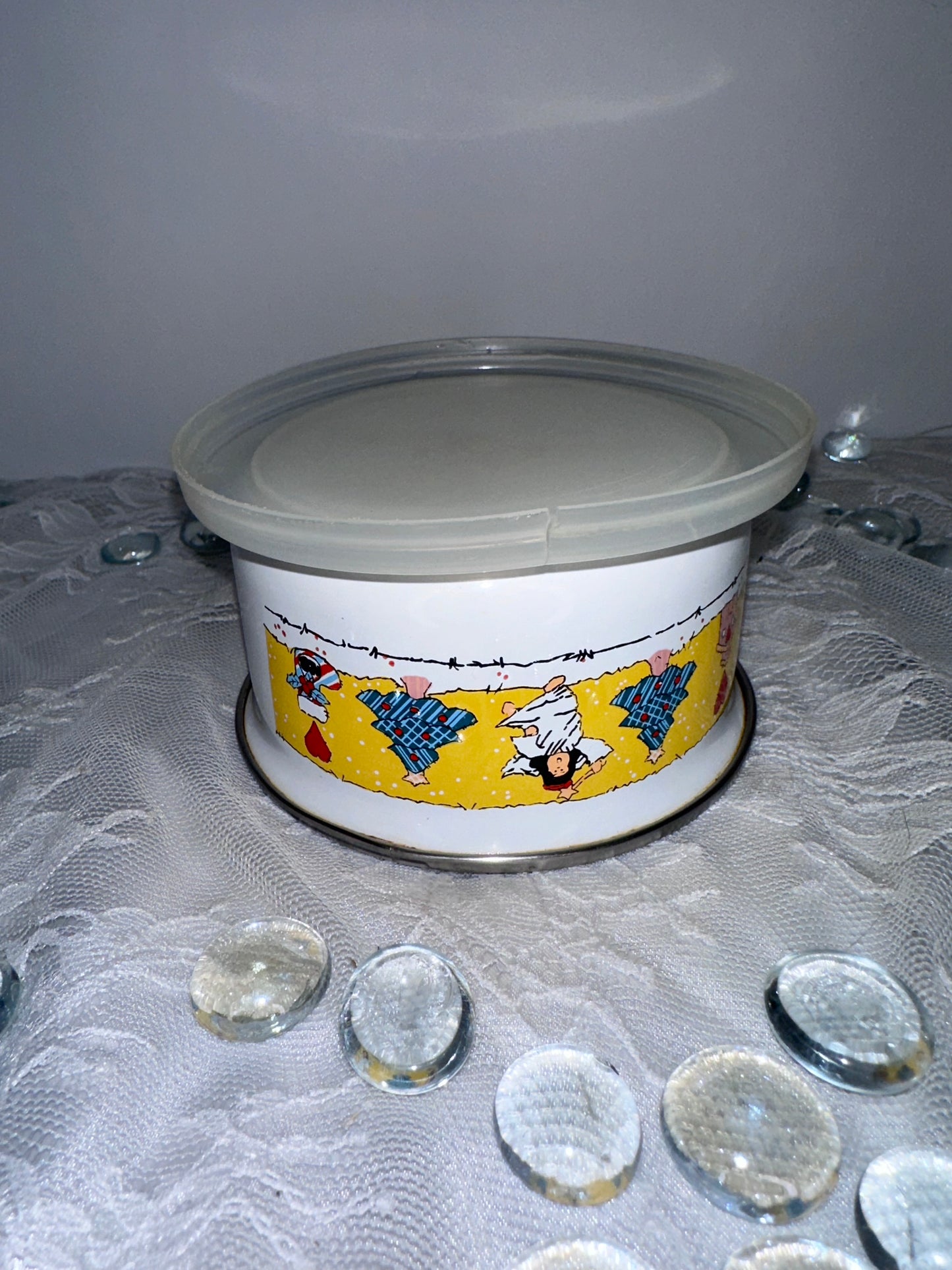 Vintage Nested Enamelware Christmas Serving Bowls Set of 3 Holiday Serving Bowls Graduated Sizes