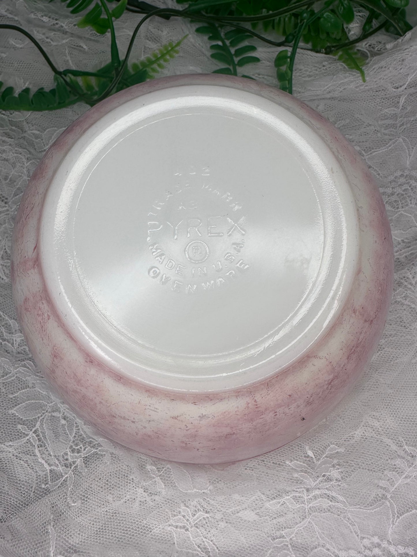 Pyrex 402 Red 1.5 Qt Mixing Bowl