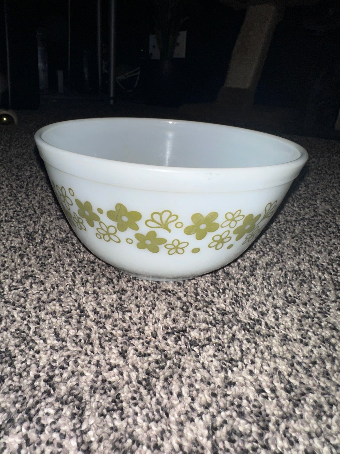 Pyrex Crazy Daisy 402 1 1/2 Qt. Mixing Bowl