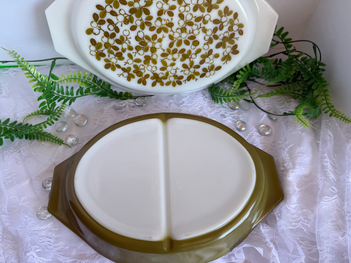 Pyrex Verde Divided serving dish