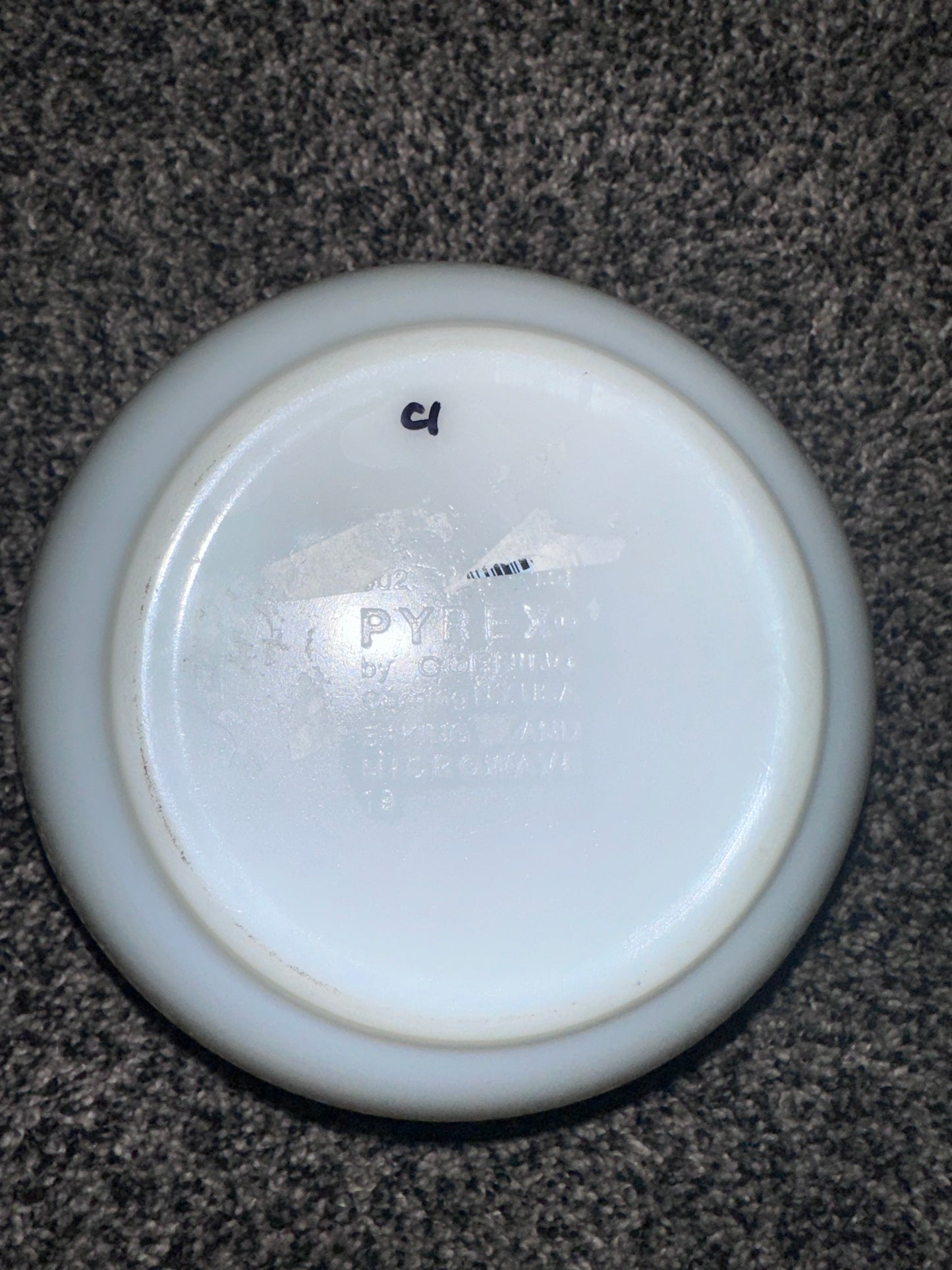 Pyrex Crazy Daisy 402 1 1/2 Qt. Mixing Bowl