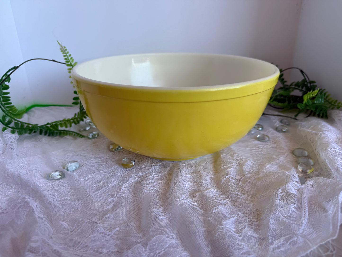 Pyrex yellow mixing bowl