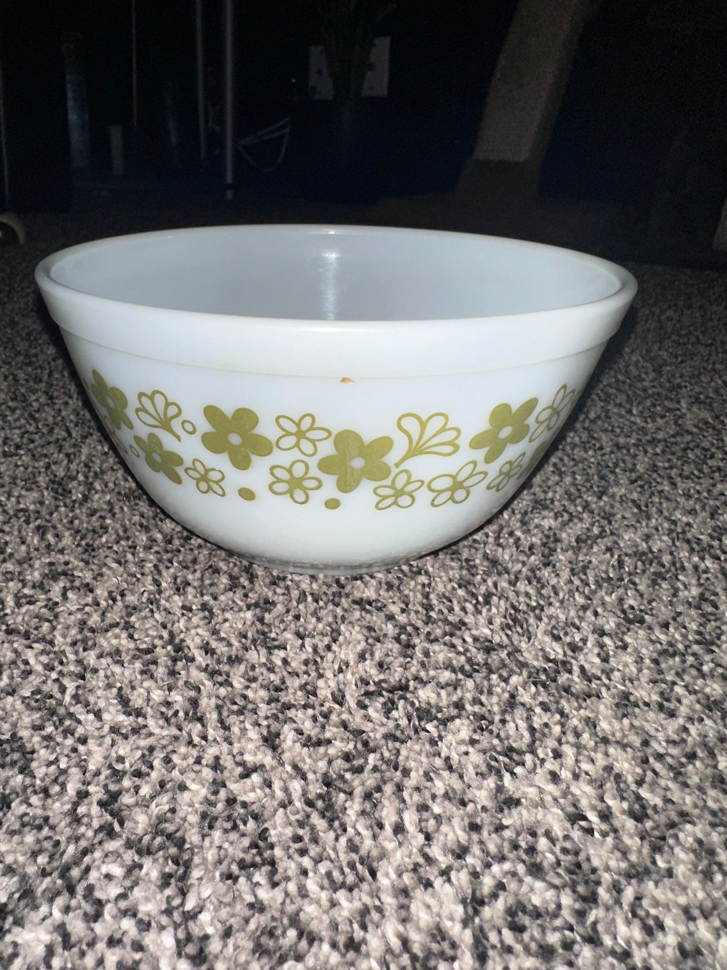 Pyrex Crazy Daisy 402 1 1/2 Qt. Mixing Bowl