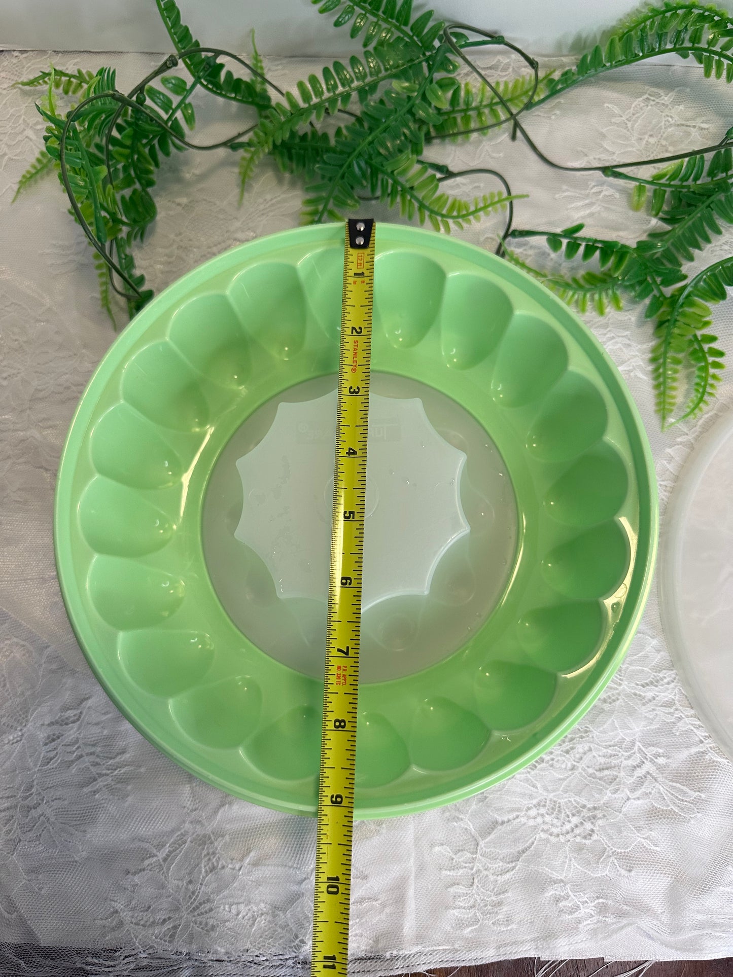 Tupperware jello mold mint green