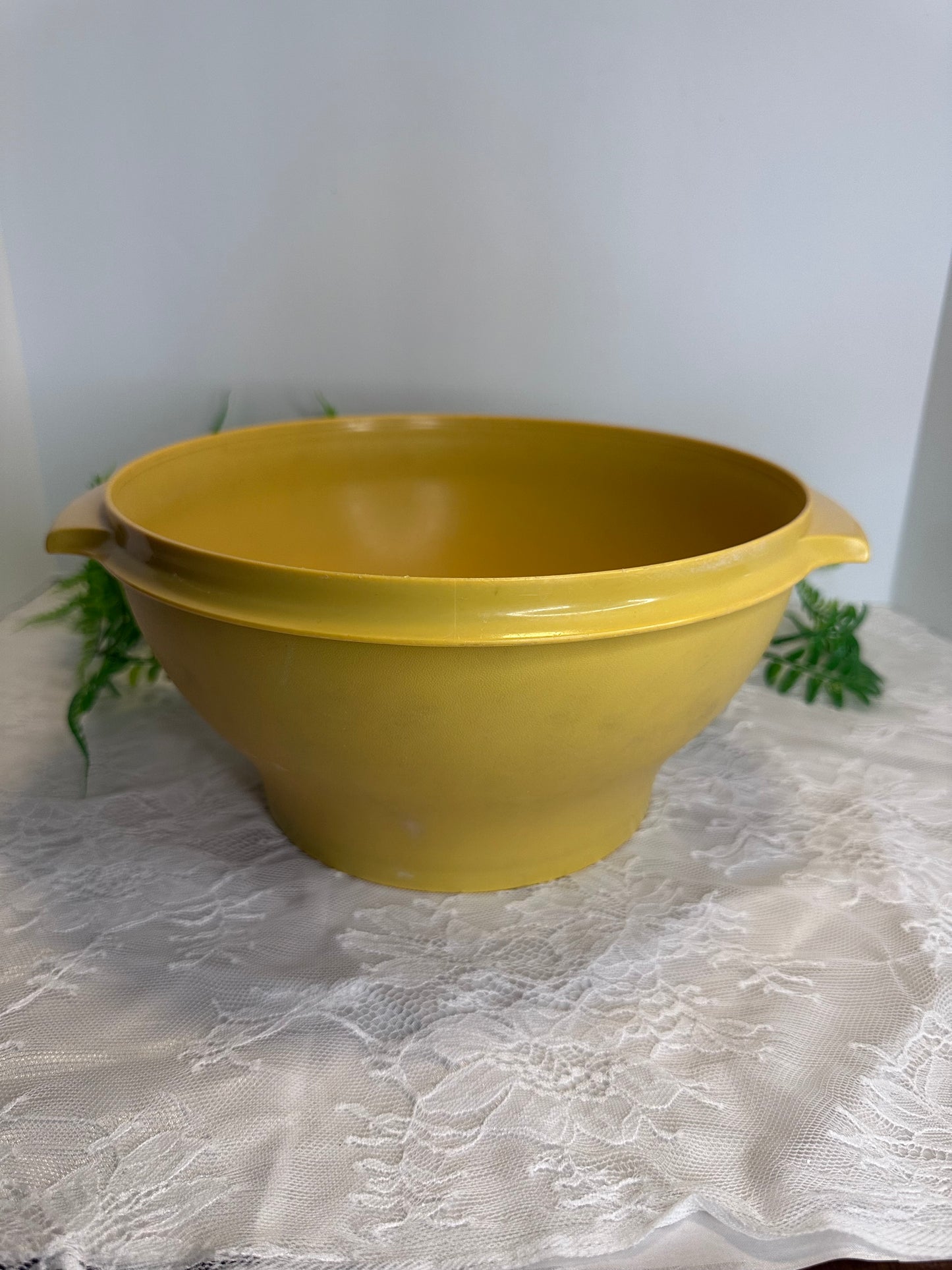 Tupperware Harvest Gold mixing bowl