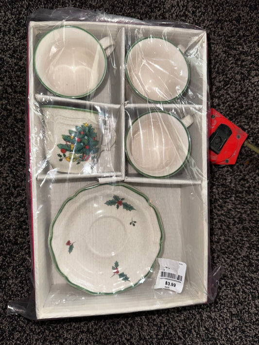 Vintage Mikasa Festive Season new Set of 4 Mugs with plates Original Box Christmas