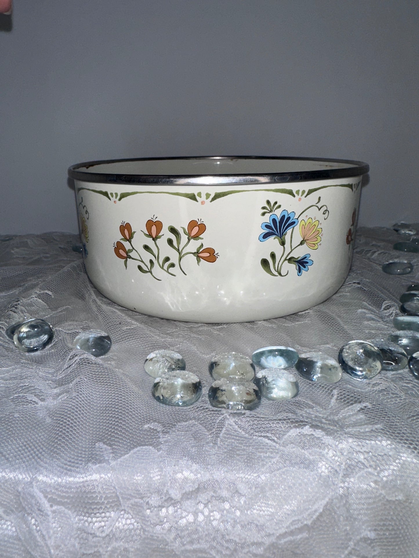 Kobe Metal Bowl Flowers Cream Floral