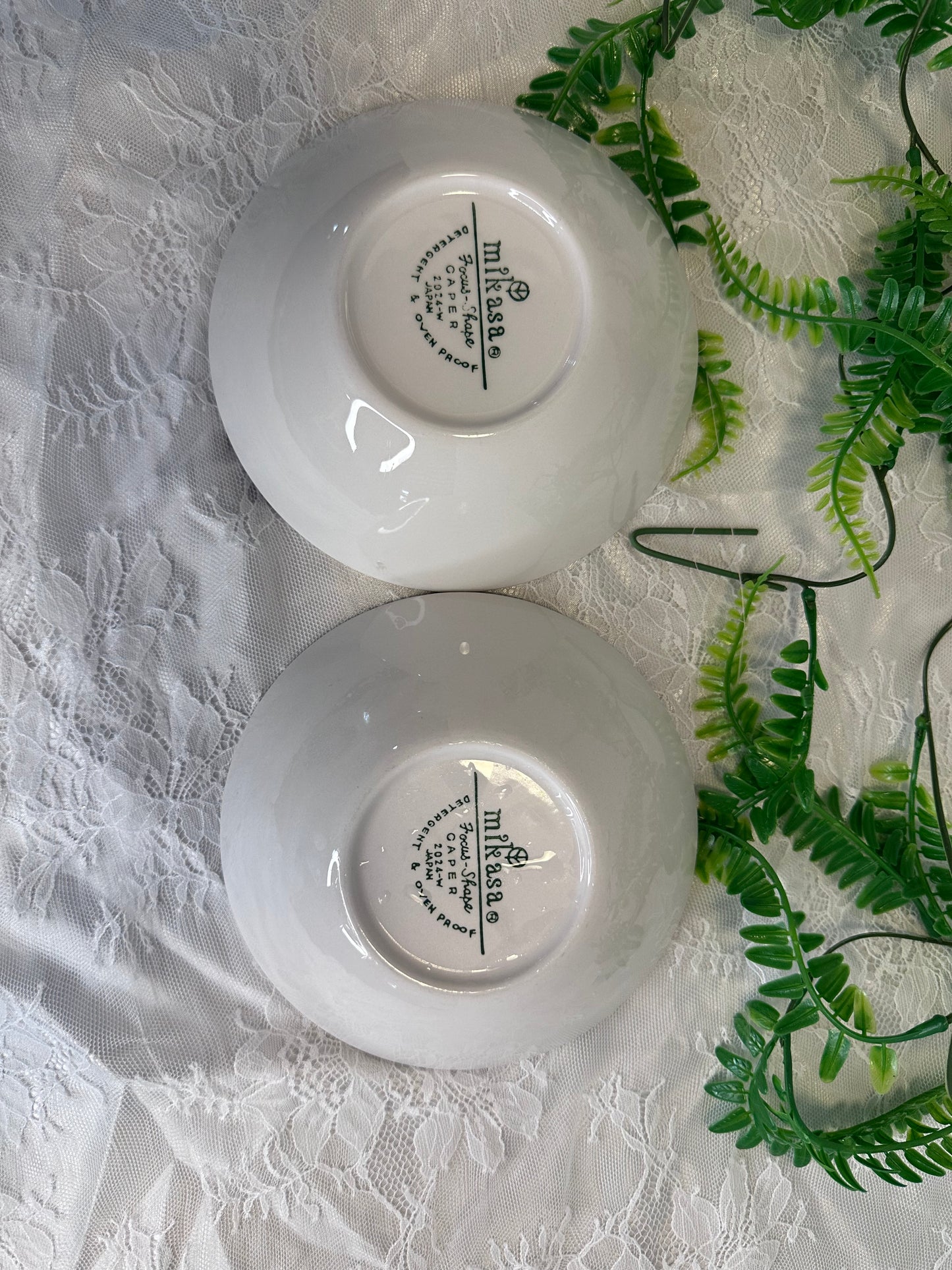 Mikasa Caper Flower bowl