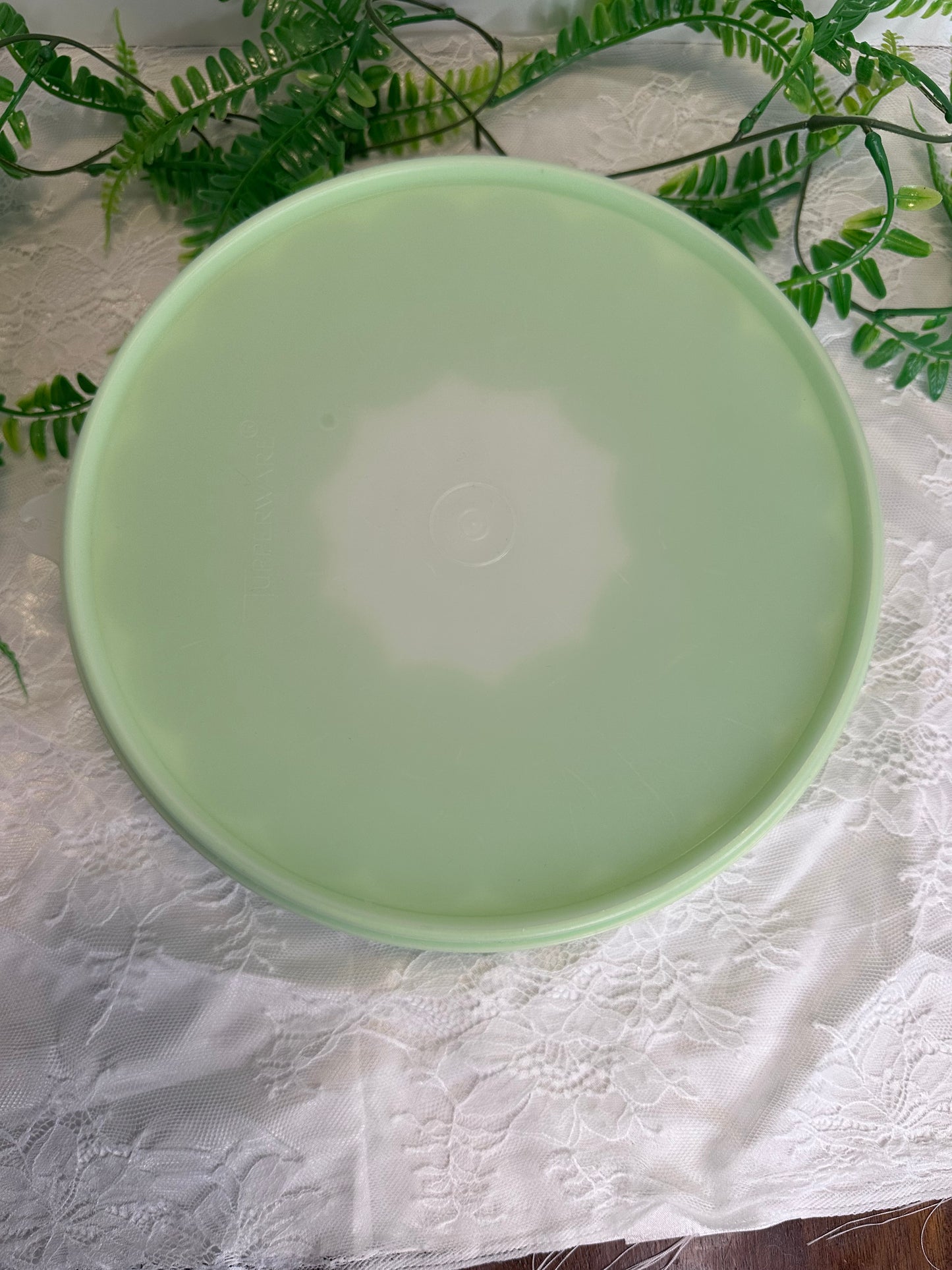 Tupperware jello mold mint green