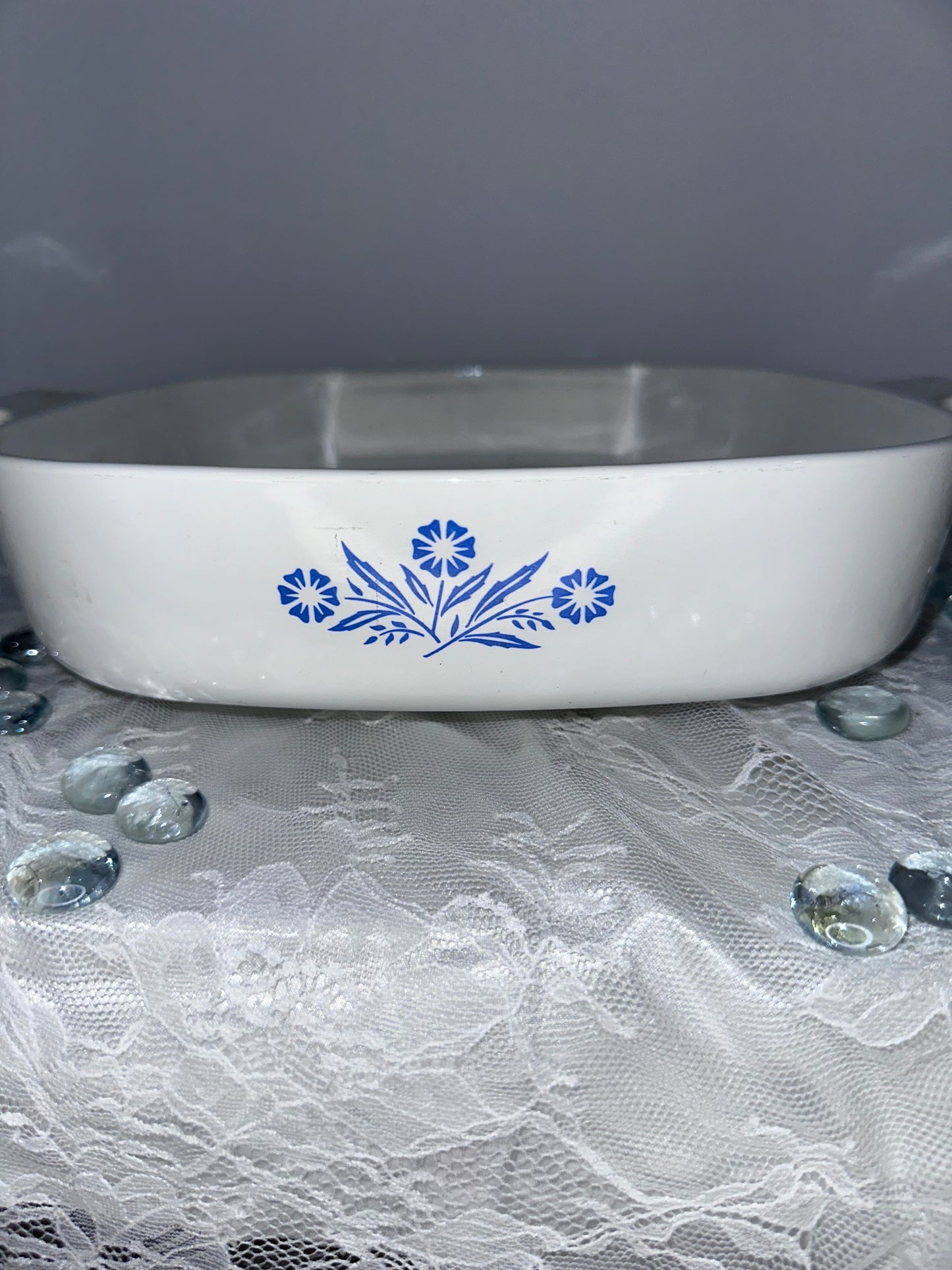 10 inch Corningware baking dish with lid