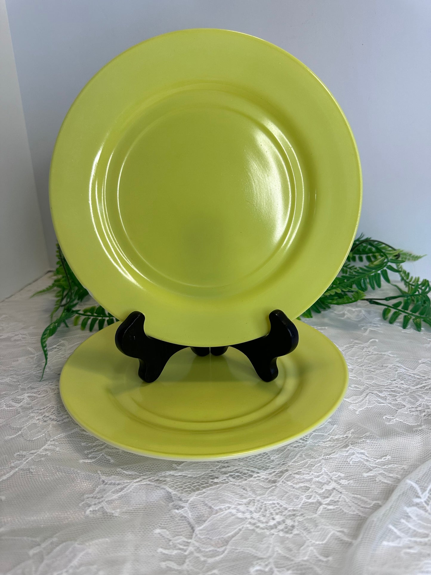 Hazel Atlas ovide Chartreuse dinner plates (2)