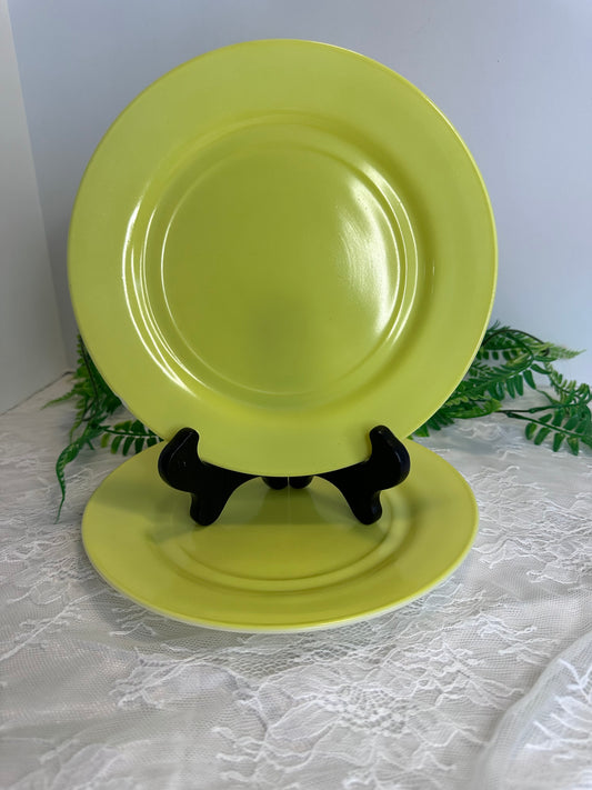 Hazel Atlas ovide Chartreuse dinner plates (2)