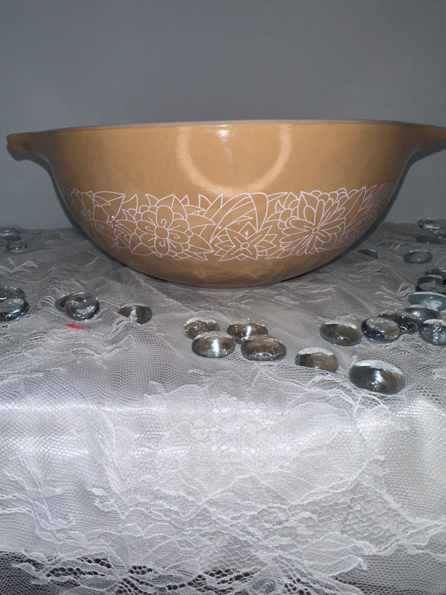 Vintage Pyrex #443 Woodland Brown (Beige) Cinderella Mixing Bowl 2.5 Quart