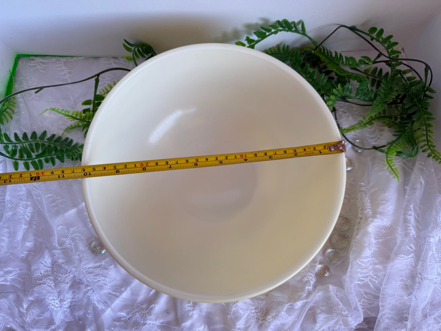 Pyrex yellow mixing bowl