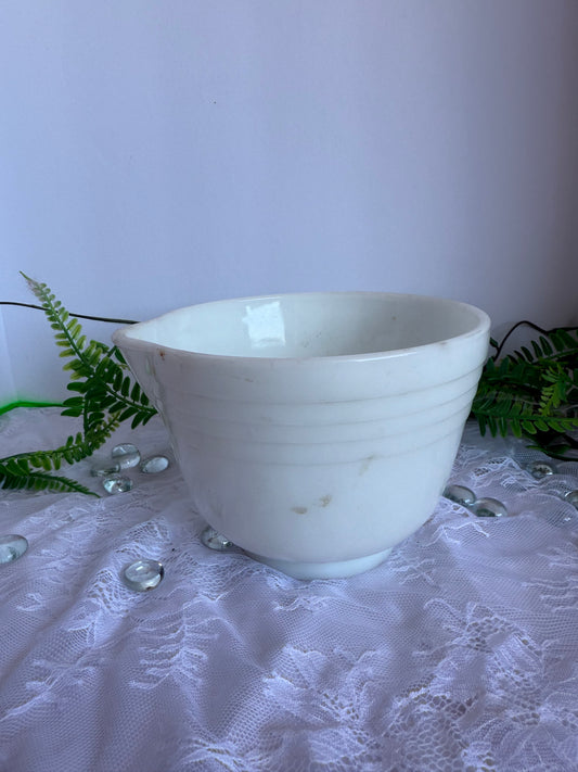 Vintage Pyrex Hamilton Beach mixing bowl