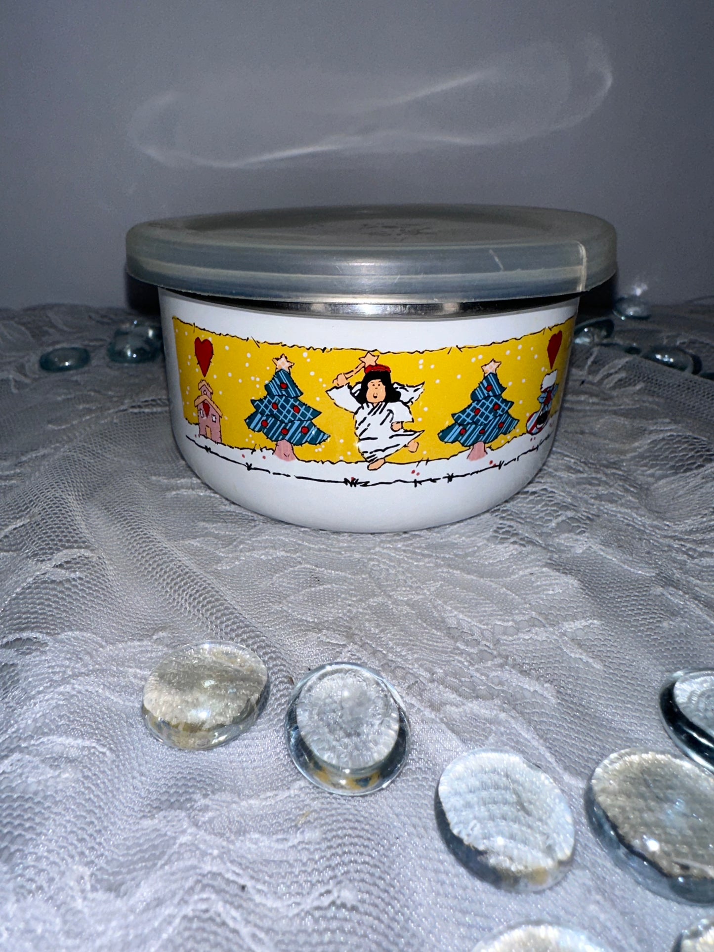 Vintage Nested Enamelware Christmas Serving Bowls Set of 3 Holiday Serving Bowls Graduated Sizes