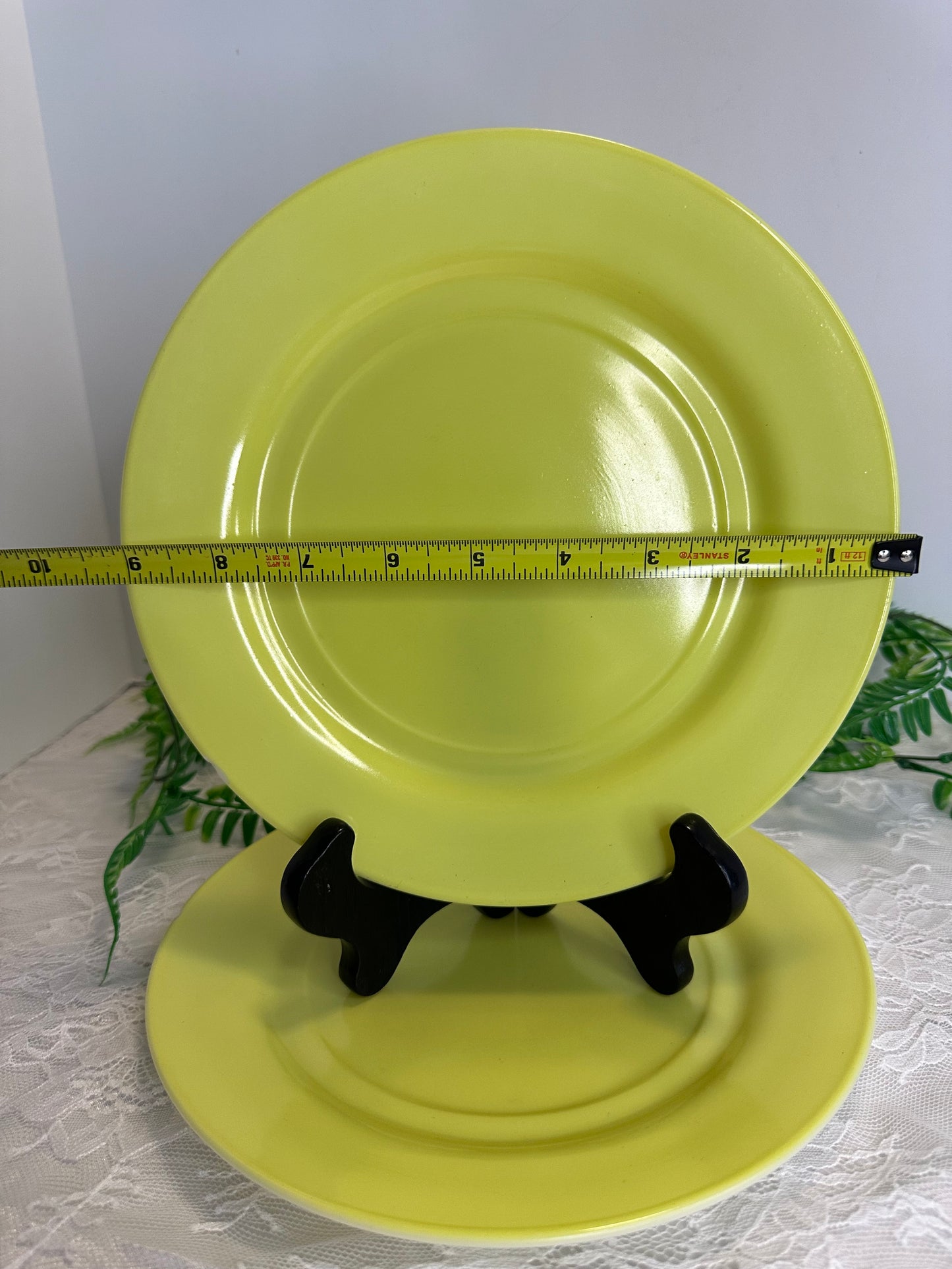 Hazel Atlas ovide Chartreuse dinner plates (2)