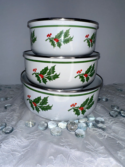 Vintage Green Holly Set of 3 Metal with Berry Christmas Bowls