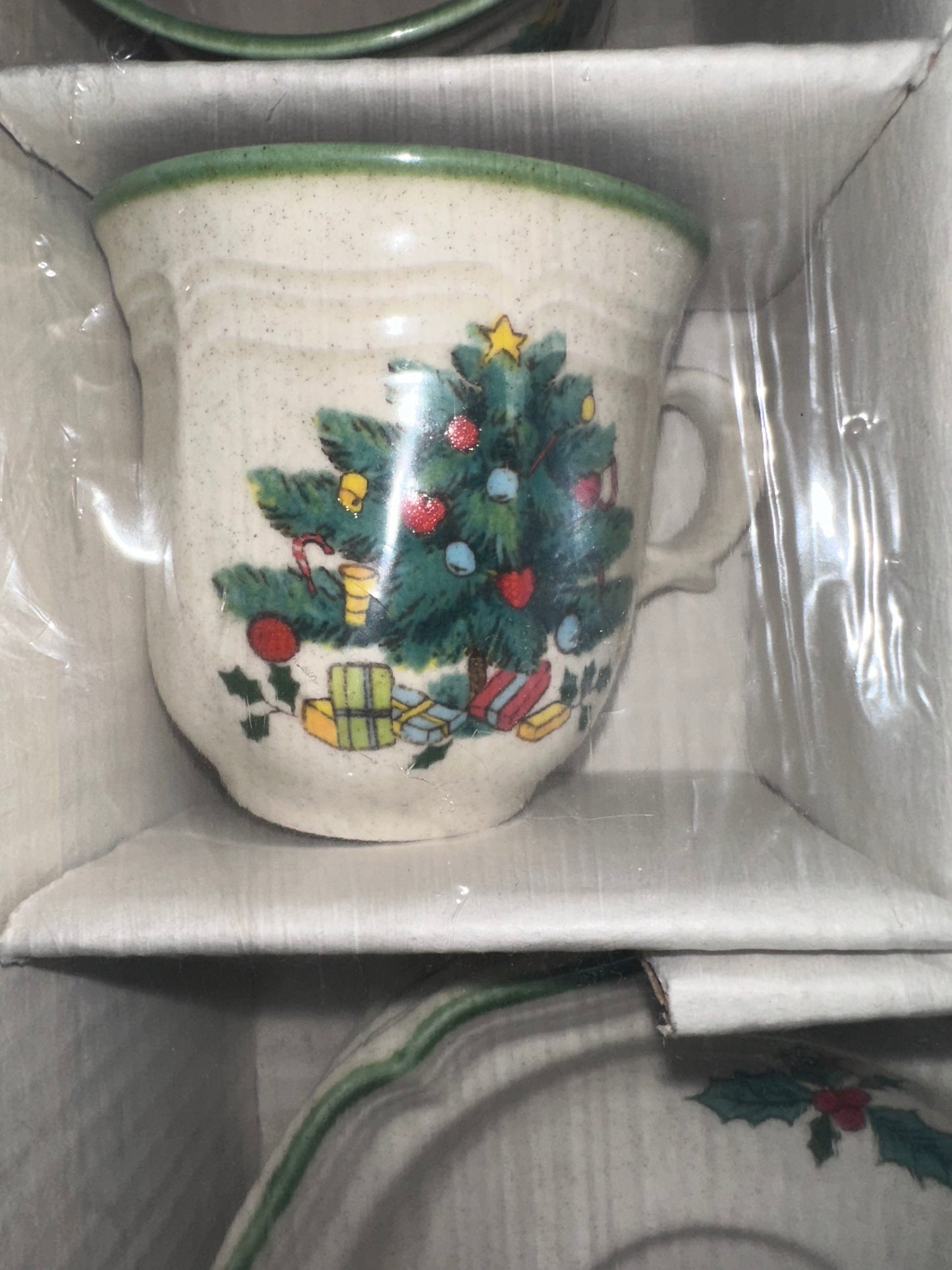 Vintage Mikasa Festive Season new Set of 4 Mugs with plates Original Box Christmas