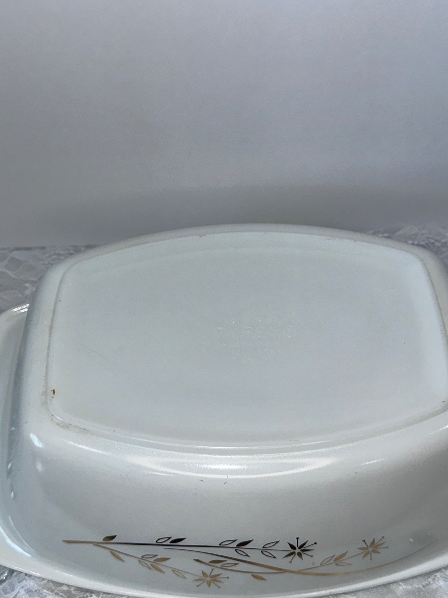 Pyrex Oblong Curved Casserole Deep #058