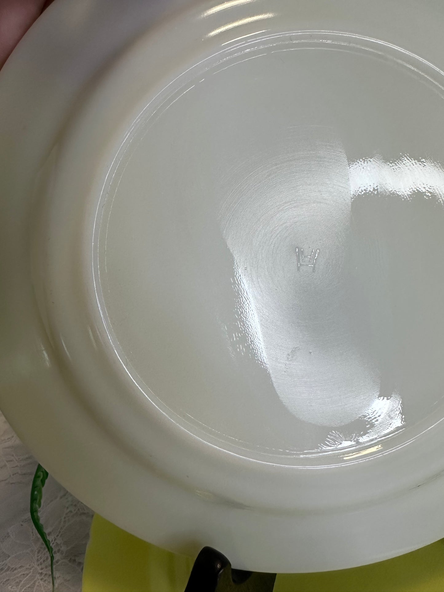Hazel Atlas ovide Chartreuse dinner plates (2)