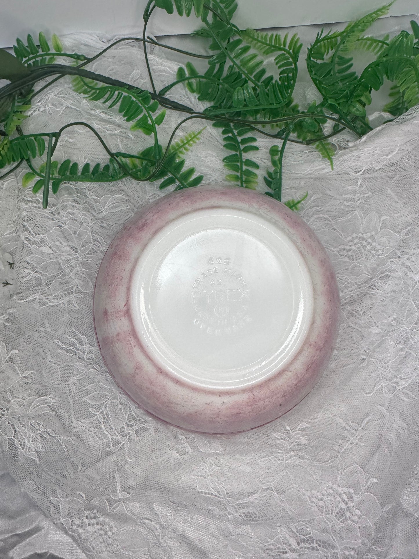 Pyrex 402 Red 1.5 Qt Mixing Bowl