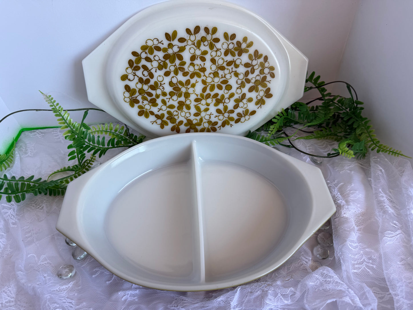 Pyrex Verde Divided serving dish