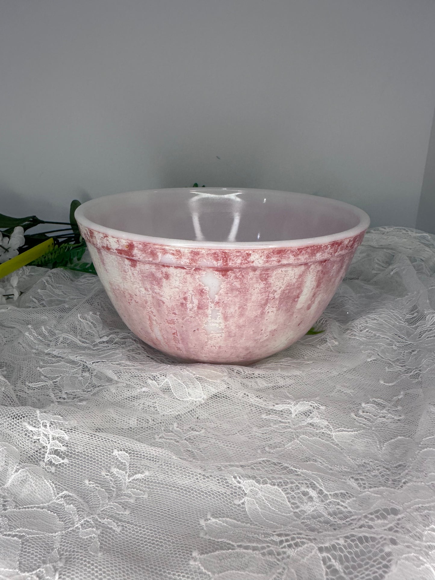 Pyrex 402 Red 1.5 Qt Mixing Bowl
