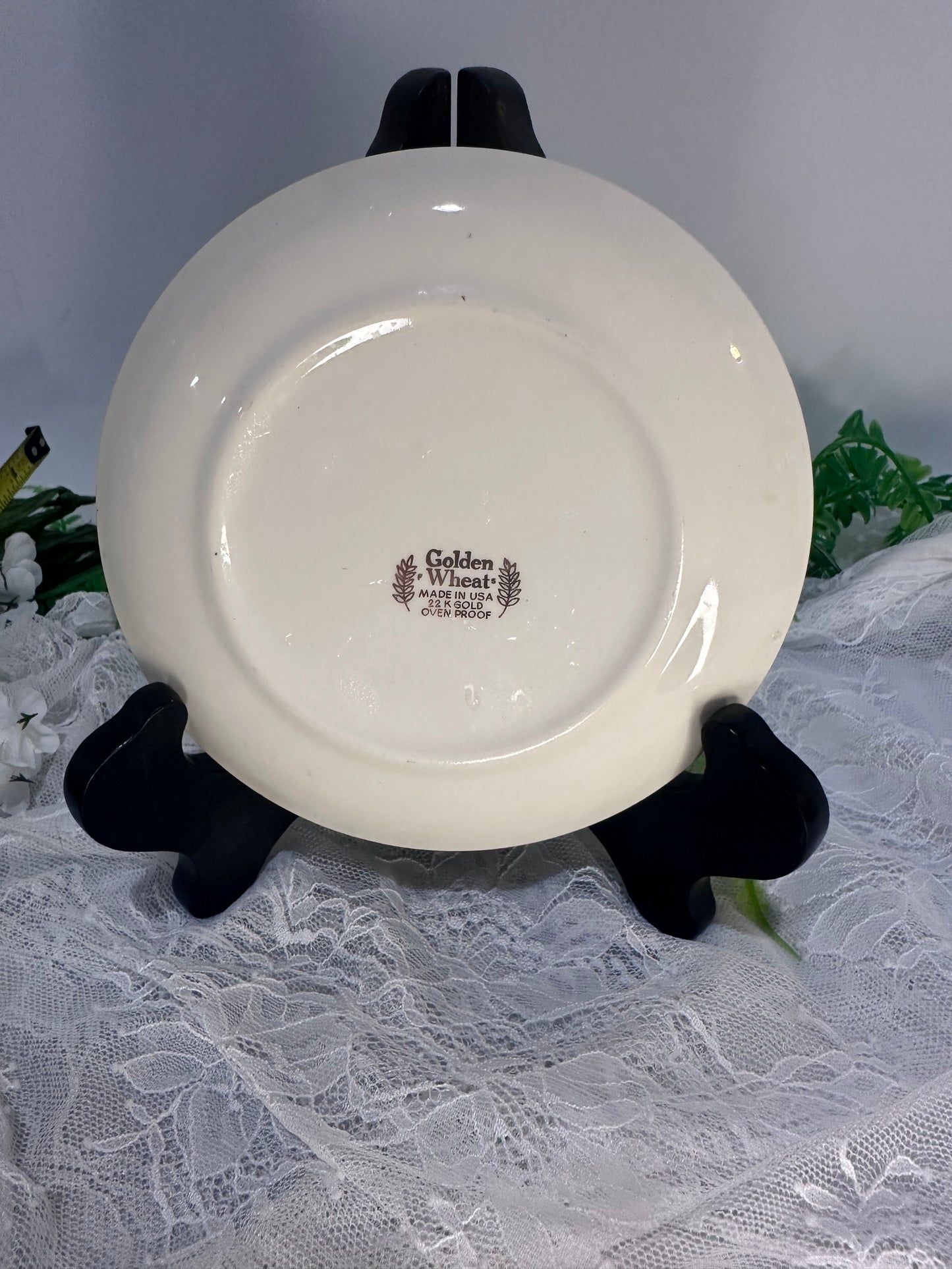 Golden Wheat plates 
by HOMER LAUGHLIN (2)