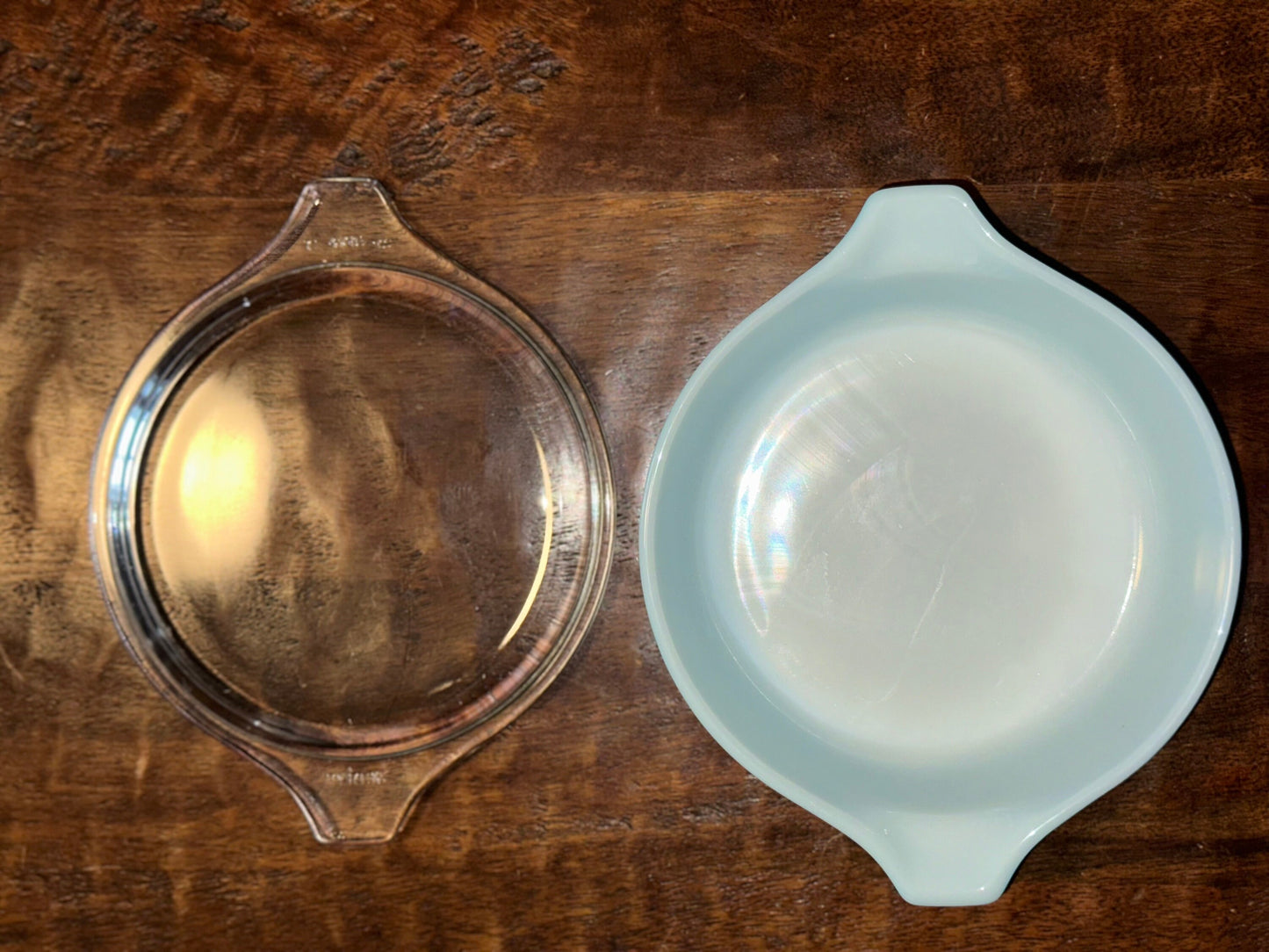 Pyrex Amish Butterprint Casserole Dish